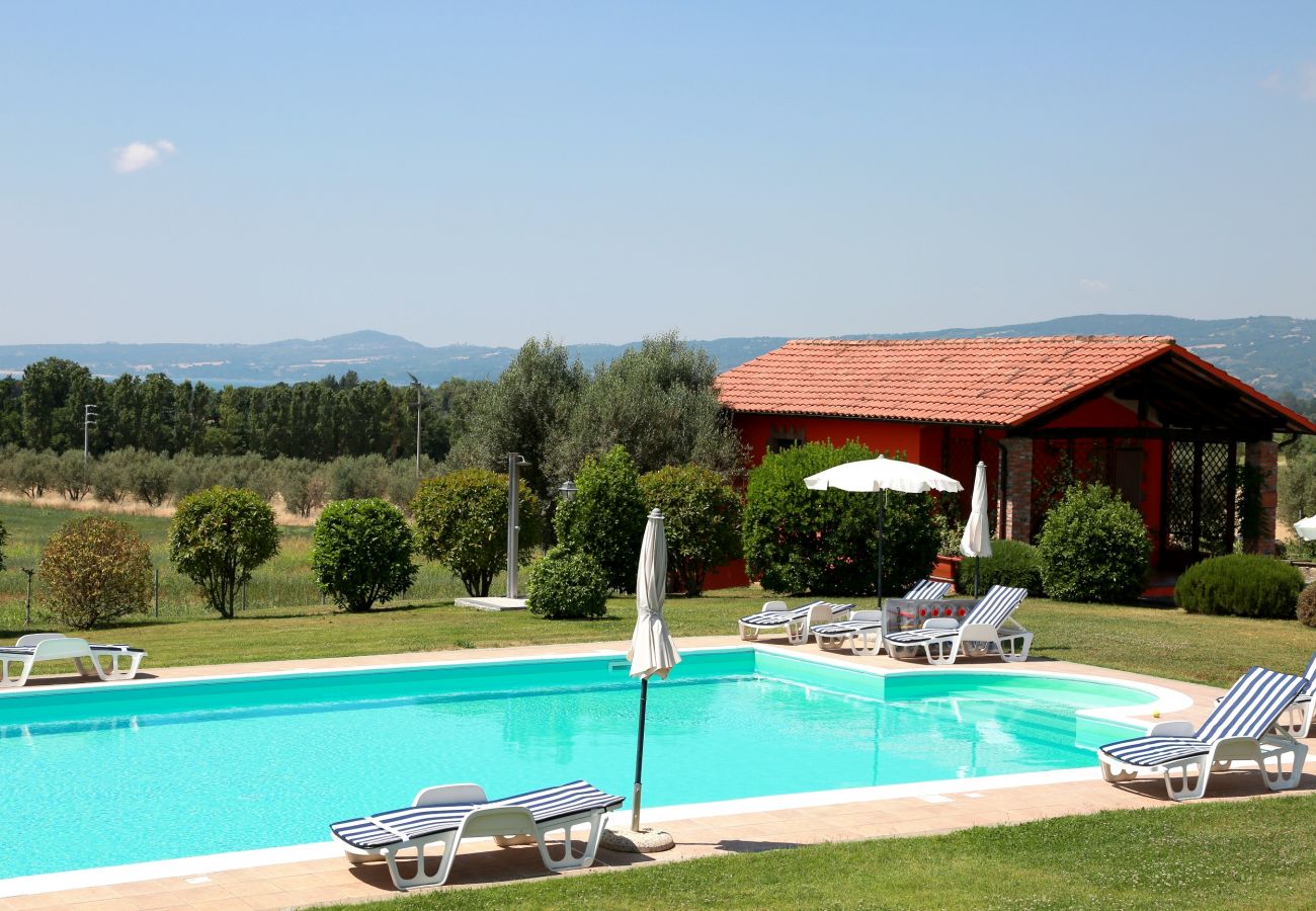 House in Bolsena - Casa Fenile - Holiday house with view on the Pool and beach