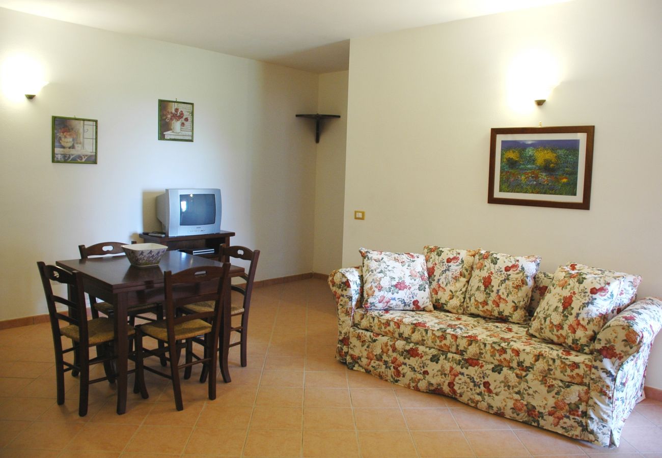 Apartment in Bolsena - Granaio - Apartment in Agriturismo with lake view, beach & pool