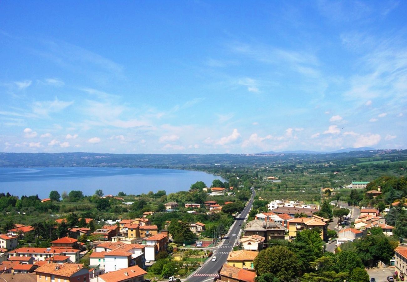 Apartment in Bolsena - Granaio - Apartment in Agriturismo with lake view, beach & pool