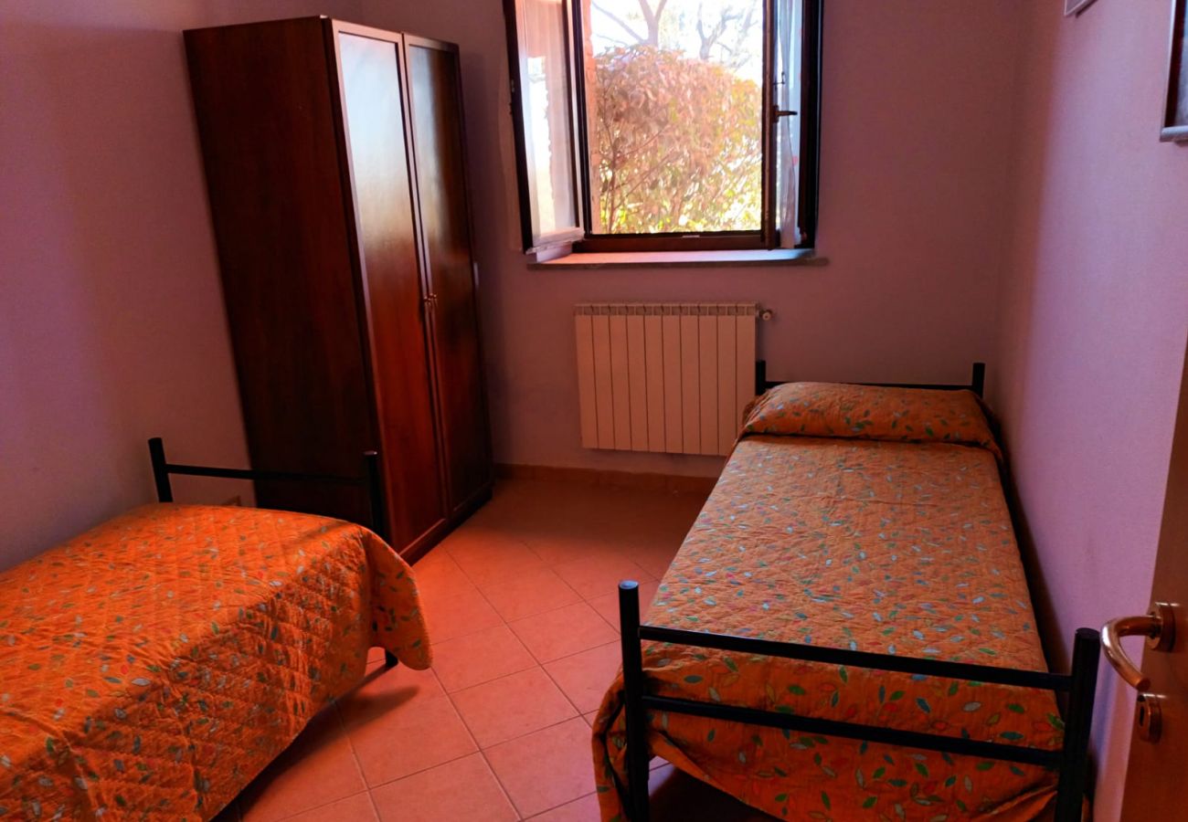 Apartment in Bolsena - Granaio - Apartment in Agriturismo with lake view, beach & pool