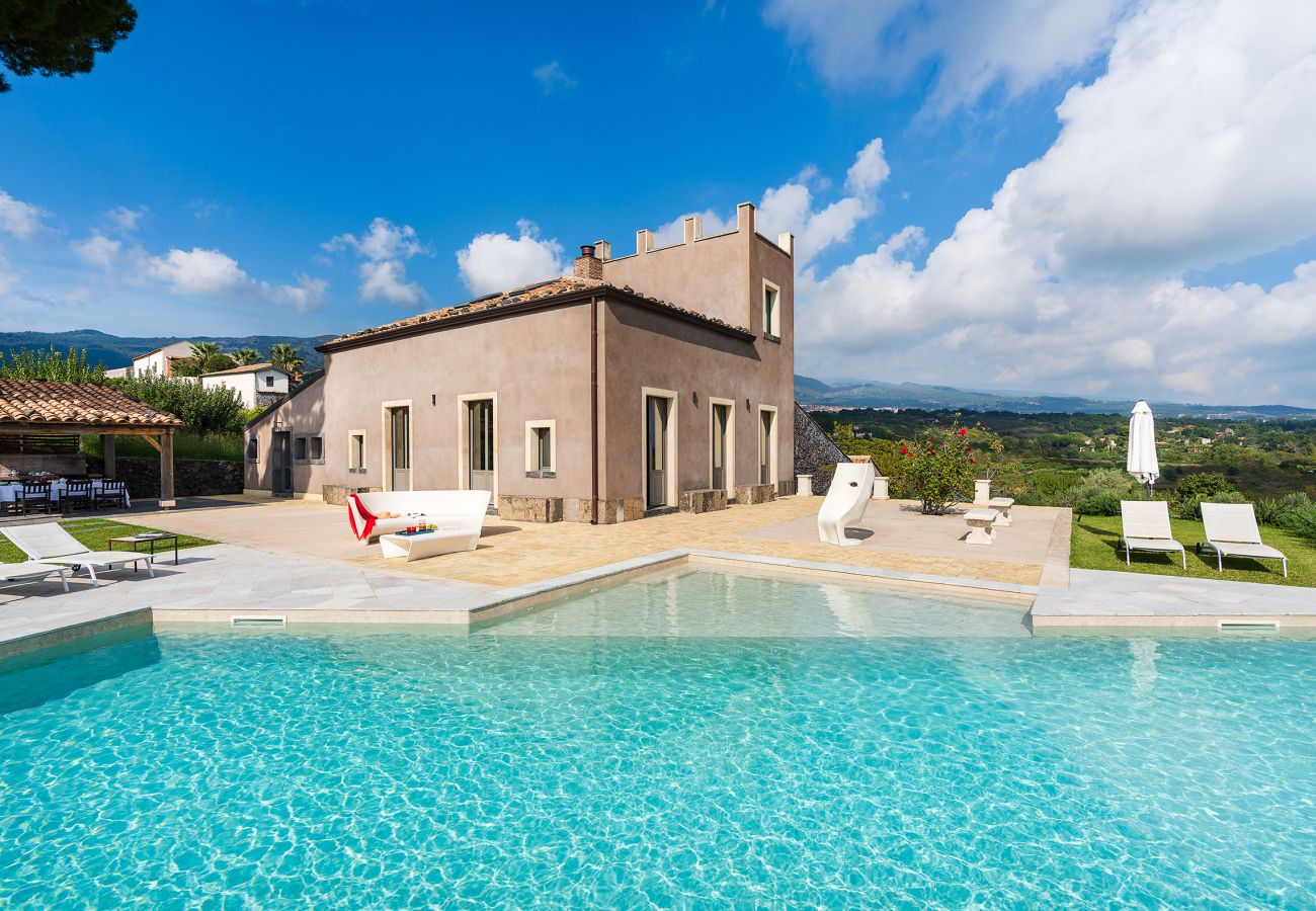 Villa in Zafferana Etnea - Villa with private pool, wellness and small football pitch