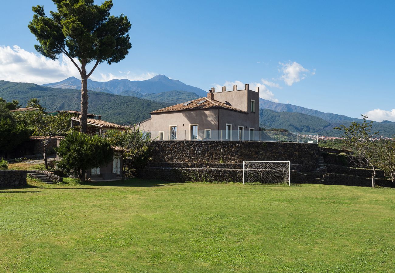 Villa in Zafferana Etnea - Villa with private pool, wellness and small football pitch