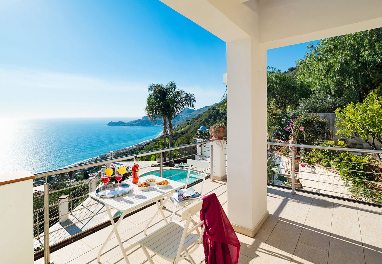 Villa in Taormina - Stunning panoramic villa in Taormina Bay, Sicily