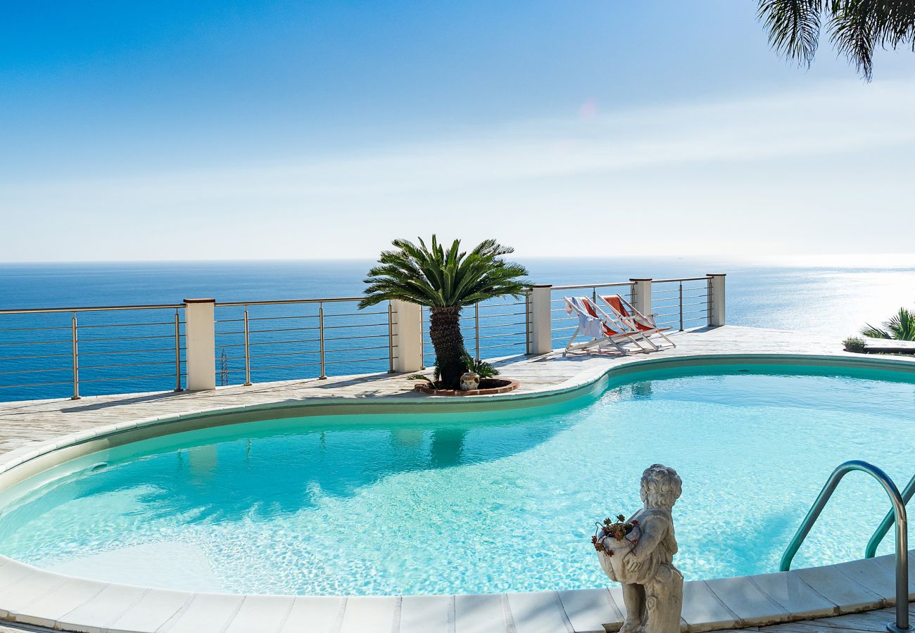 Villa in Taormina - Stunning panoramic villa in Taormina Bay, Sicily