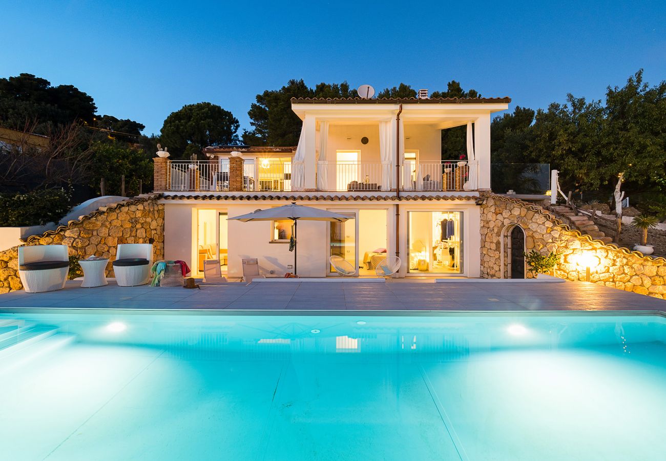 Villa in Licata - Luxury villa with pool