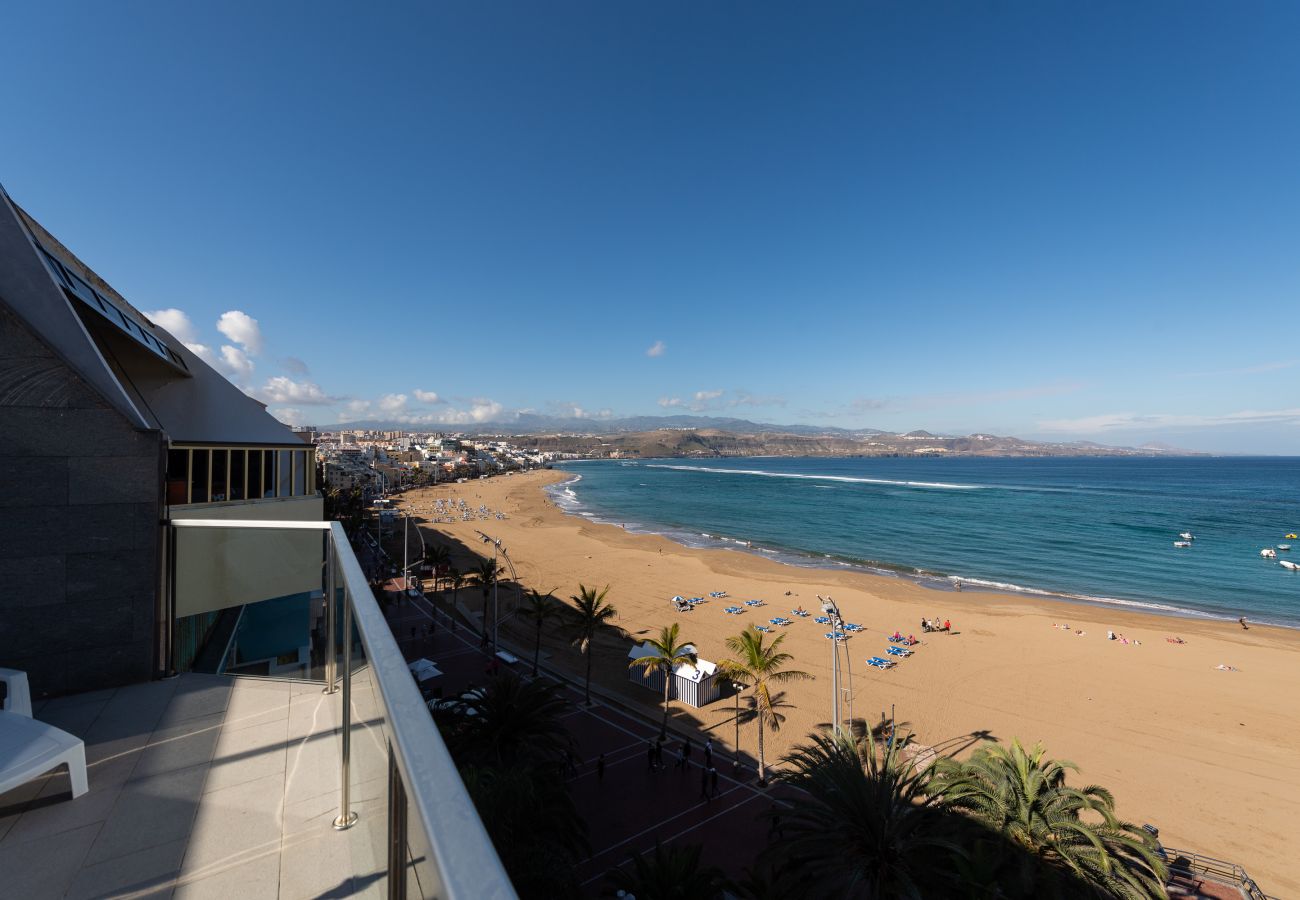 House in Las Palmas de Gran Canaria - Great terrace in front of the beach by CanariasGetaway