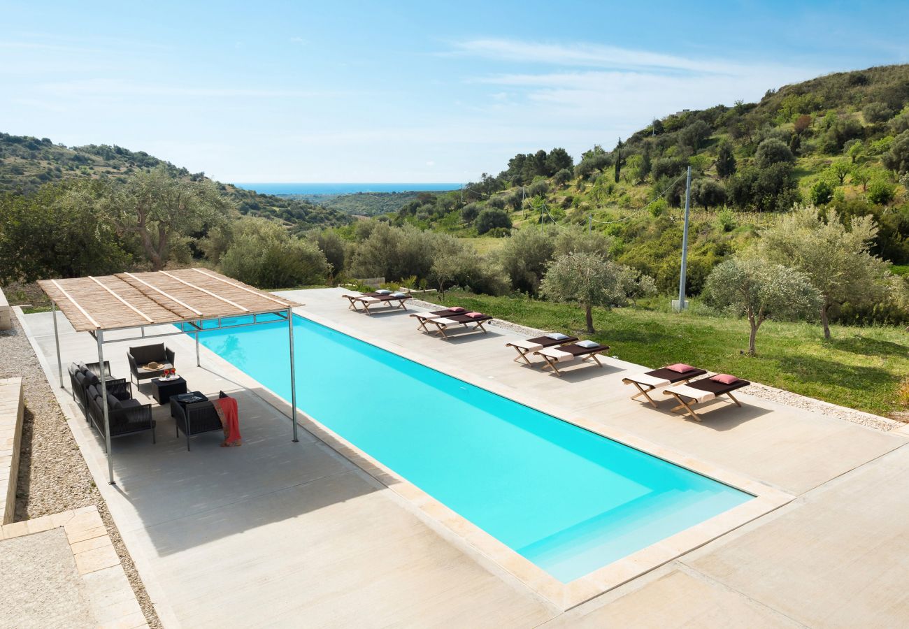 Villa in Avola - Designer villa with pool near Noto, Sicily 