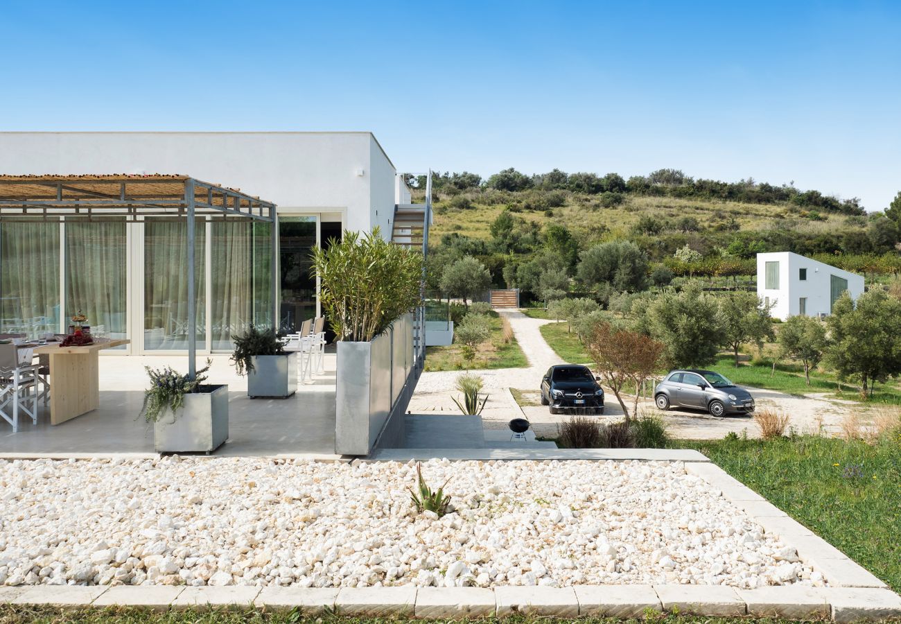 Villa in Avola - Designer villa with pool near Noto, Sicily 