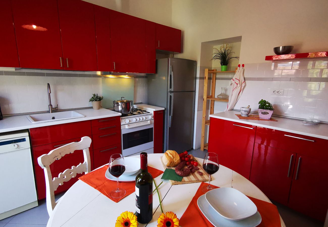 Villa in Bolsena - Villa directly by the sea -Villa Clara for 12 persons