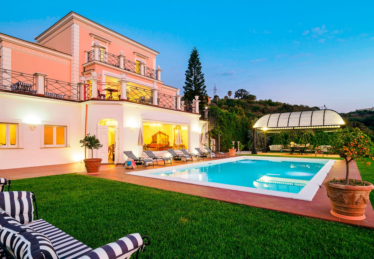 Villa in Capo d´Orlando - Villa with pool near the seaside resort of Capo D'Orlando, with sea views towards the Aeolian Islands, Sicily.