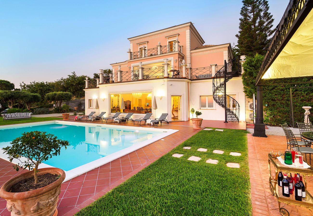 Villa in Capo d´Orlando - Villa with pool near the seaside resort of Capo D'Orlando, with sea views towards the Aeolian Islands, Sicily.