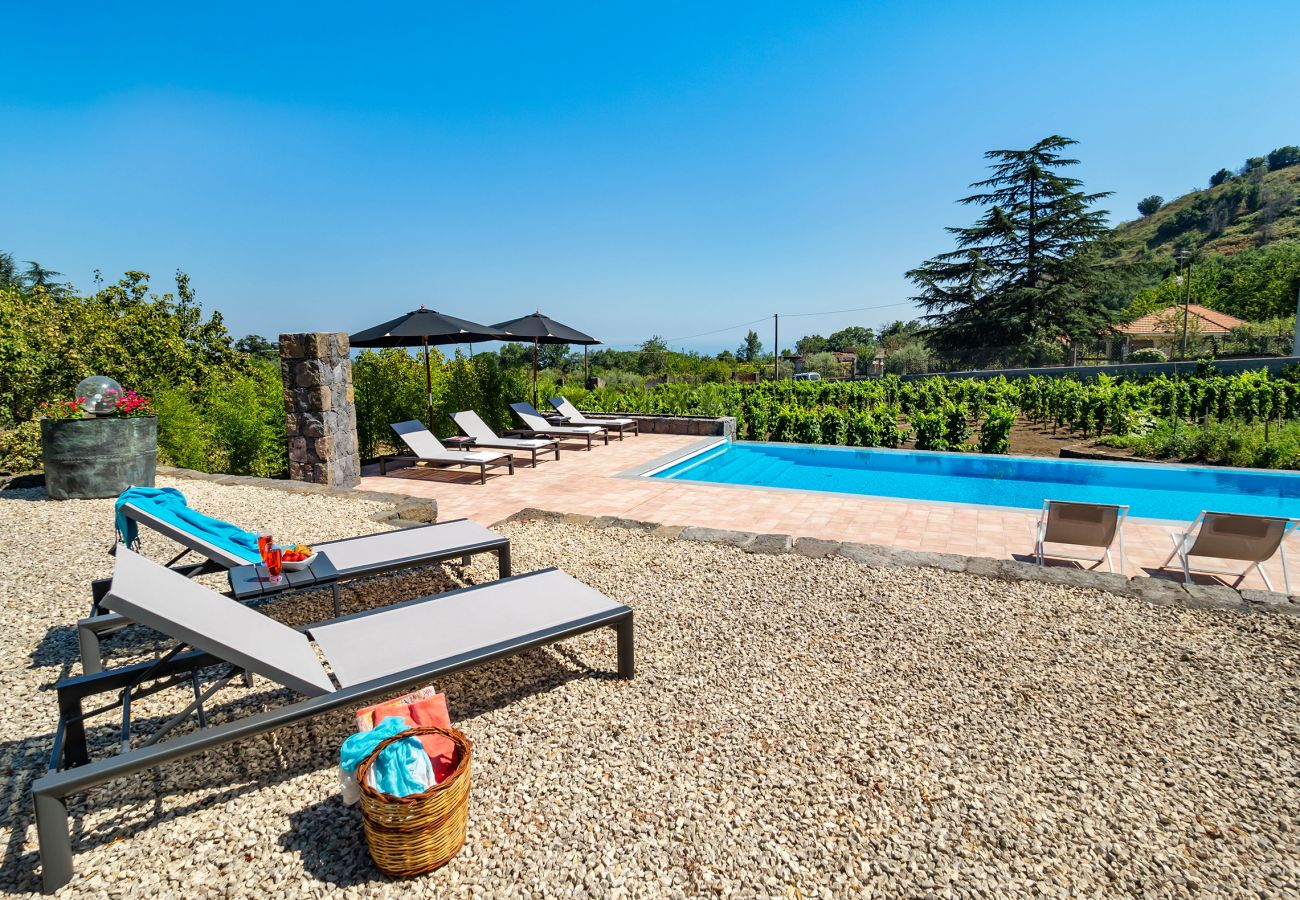 Villa in Pedara - Old country property with pool situated on the slopes of Mount Etna, Sicily.