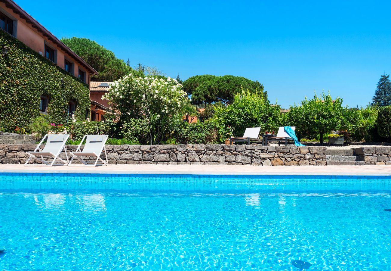 Villa in Pedara - Old country property with pool situated on the slopes of Mount Etna, Sicily.