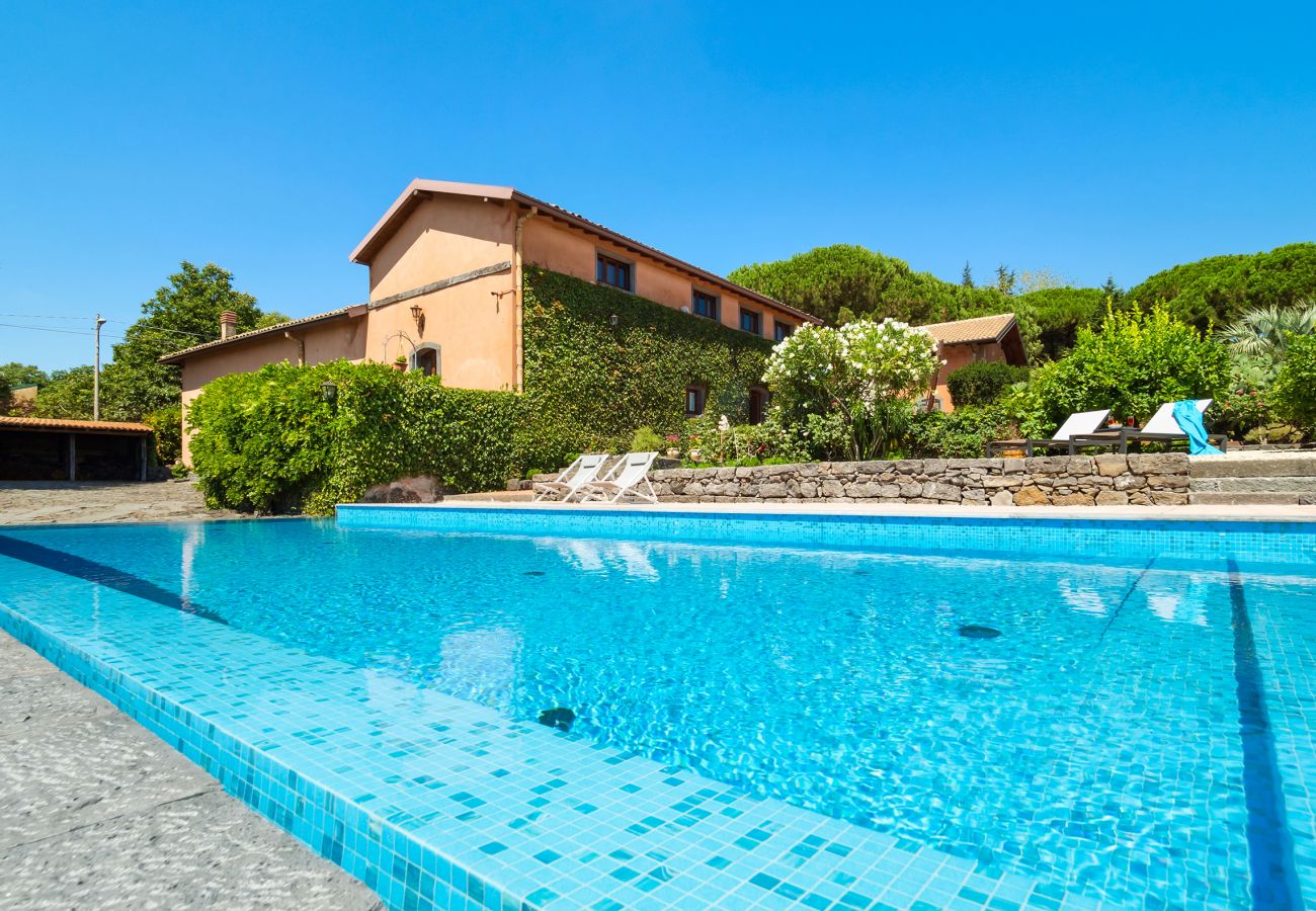 Villa in Pedara - Old country property with pool situated on the slopes of Mount Etna, Sicily.