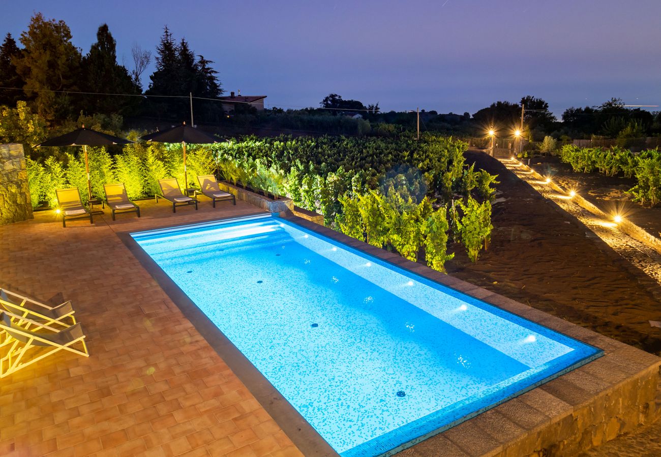 Villa in Pedara - Old country property with pool situated on the slopes of Mount Etna, Sicily.