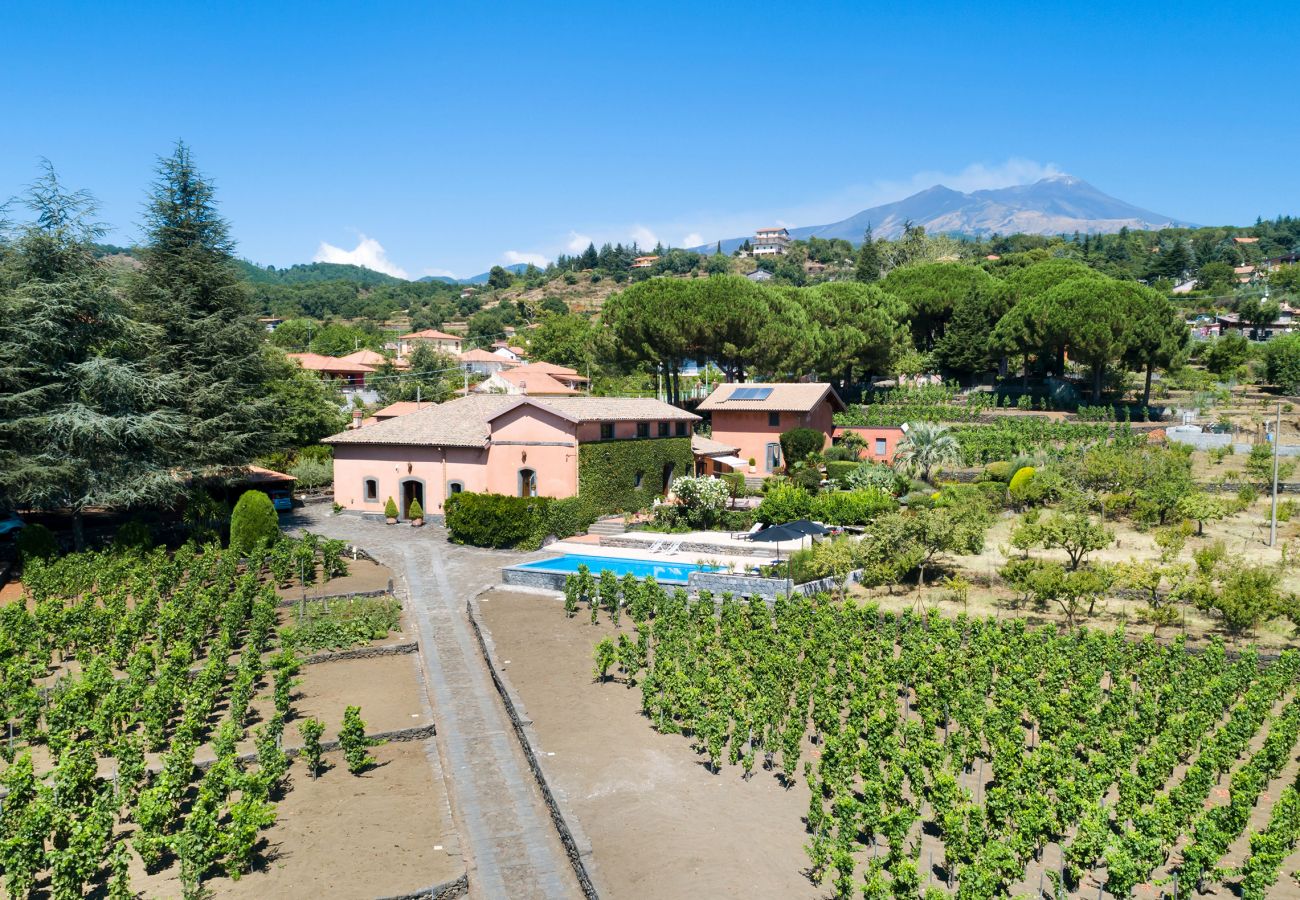 Villa in Pedara - Old country property with pool situated on the slopes of Mount Etna, Sicily.