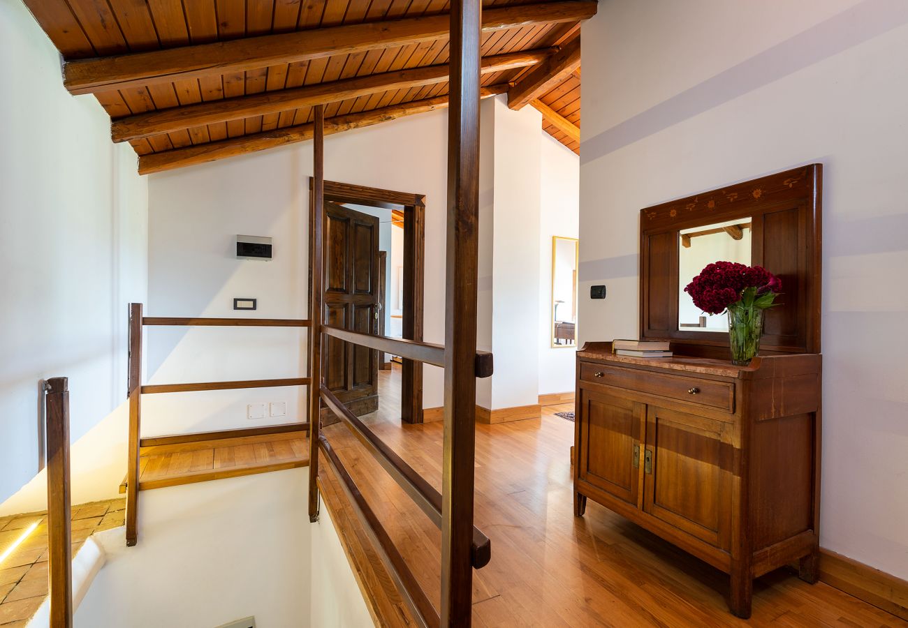 Villa in Pedara - Old country property with pool situated on the slopes of Mount Etna, Sicily.