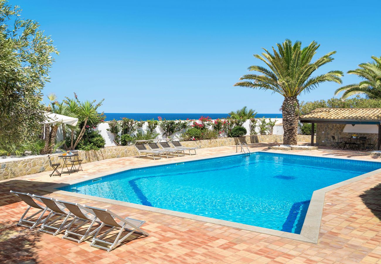 Villa in San Vito Lo Capo - Beautiful villa with pool just a few hundred metres from San Vito Lo Capo’s beach