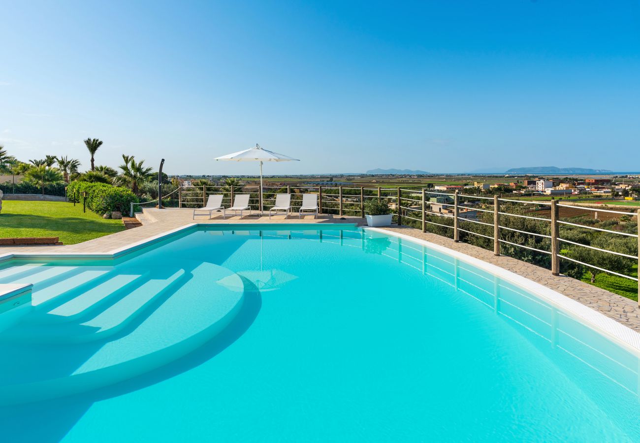 Villa in Paceco - Comfortable villa with pool situated in a splendid panoramic location near Trapani