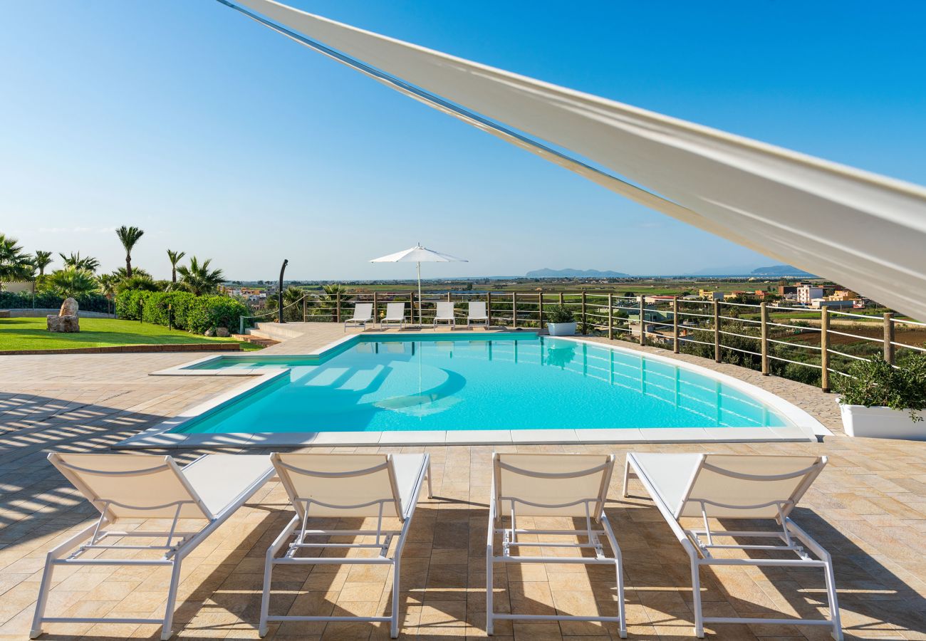 Villa in Paceco - Comfortable villa with pool situated in a splendid panoramic location near Trapani