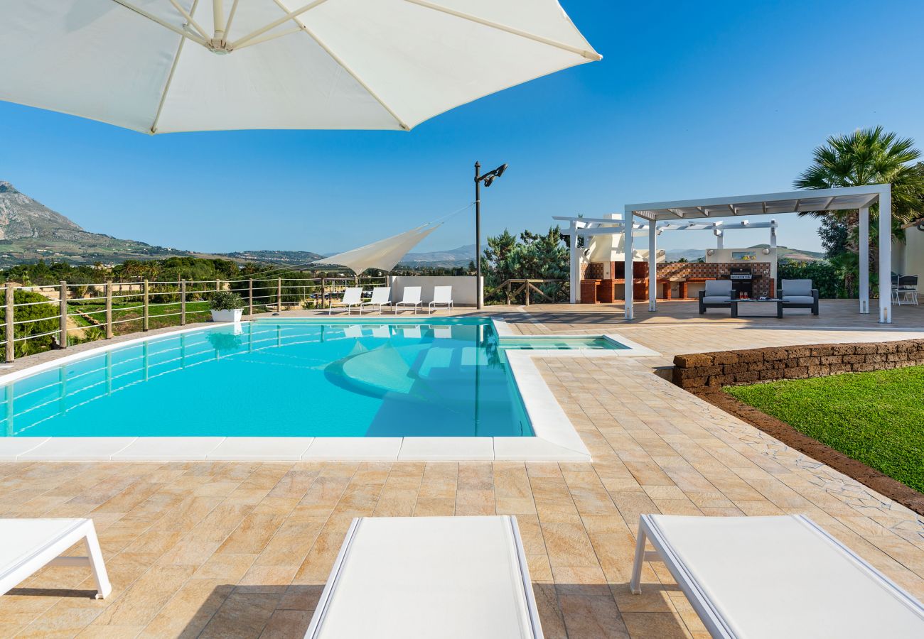 Villa in Paceco - Comfortable villa with pool situated in a splendid panoramic location near Trapani