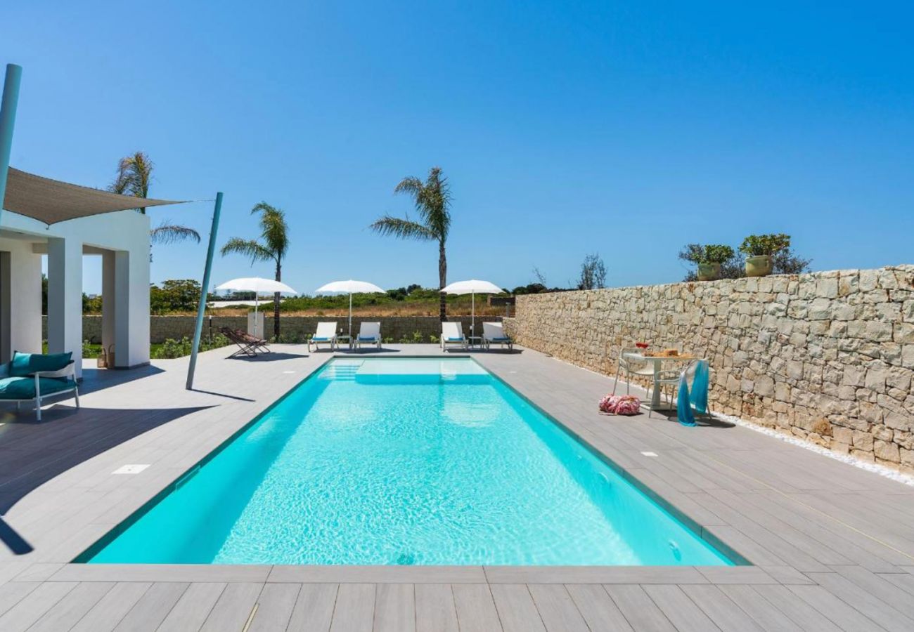 Villa in Noto - Pool villa, 300 metres from beach, San Lorenzo, Sicily