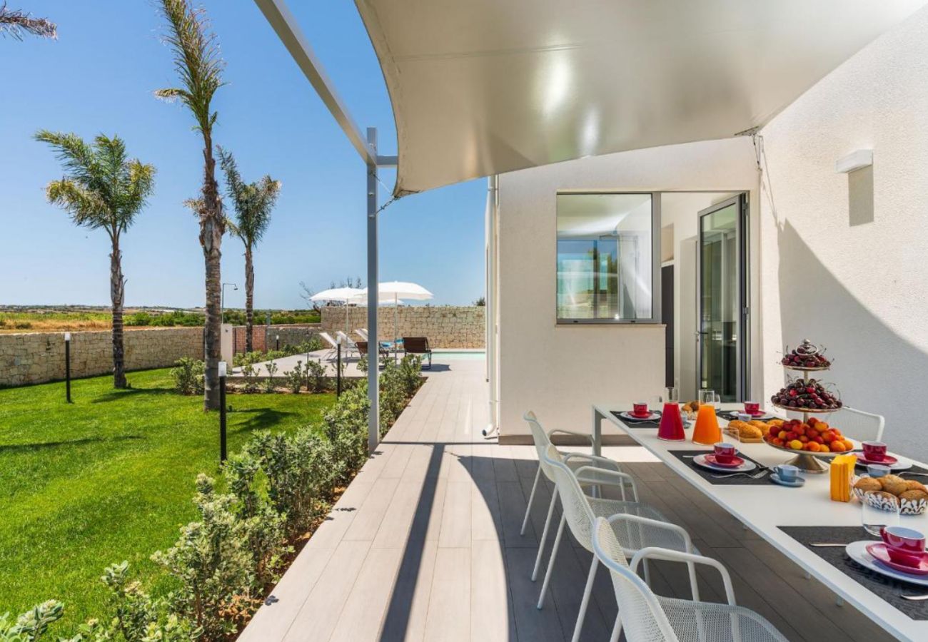 Villa in Noto - Pool villa, 300 metres from beach, San Lorenzo, Sicily