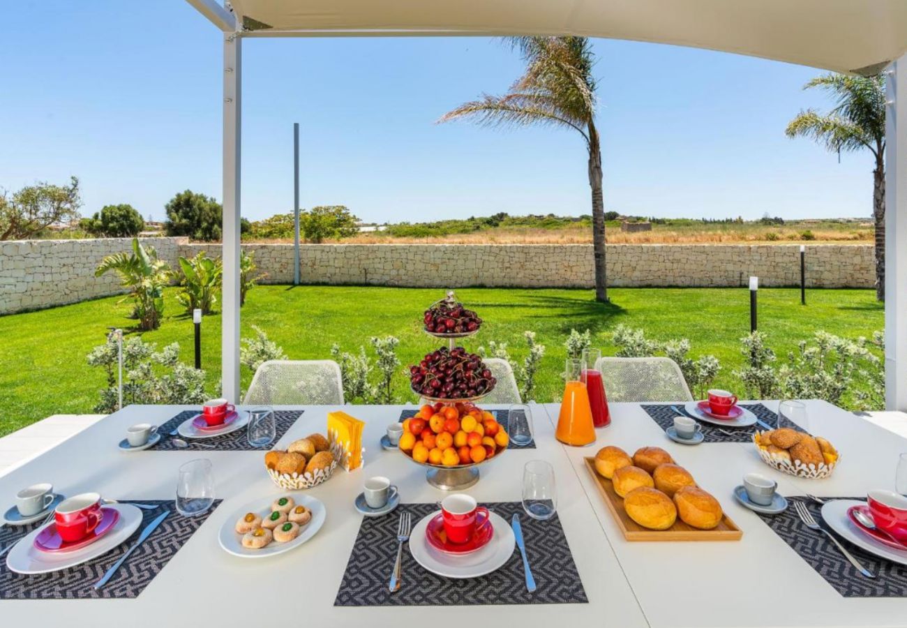 Villa in Noto - Pool villa, 300 metres from beach, San Lorenzo, Sicily