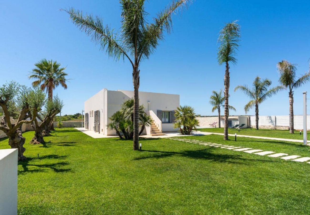 Villa in Noto - Pool villa, 300 metres from beach, San Lorenzo, Sicily