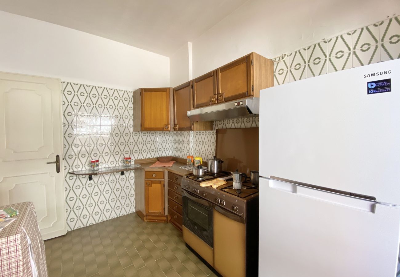 Apartment in Sperlonga - Comfortable four-room apartment with garden and garage