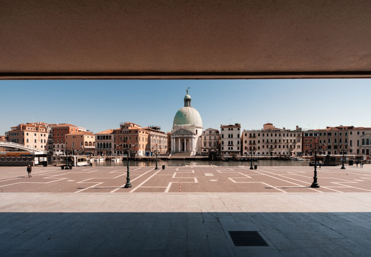 Apartment in Venice - Venetian Palace Green Apartment R&R