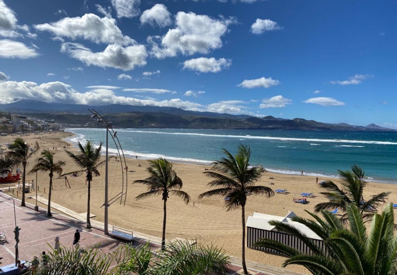 House in Las Palmas de Gran Canaria - Huge Balcony over Las Canteras By CanariasGetaway 