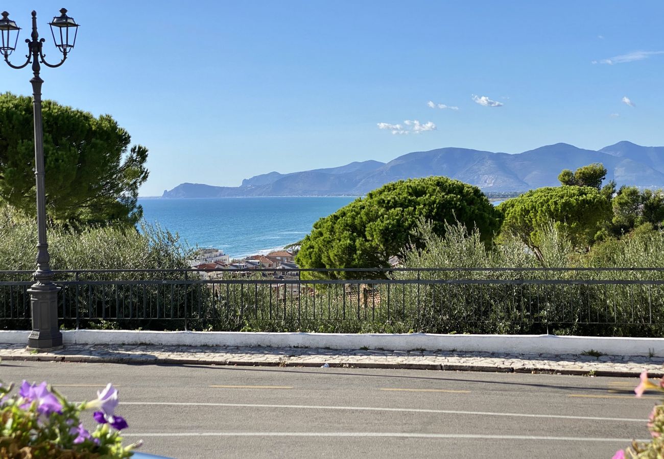 Apartment in Sperlonga - Casa with terrace overlooking the sea and parking space