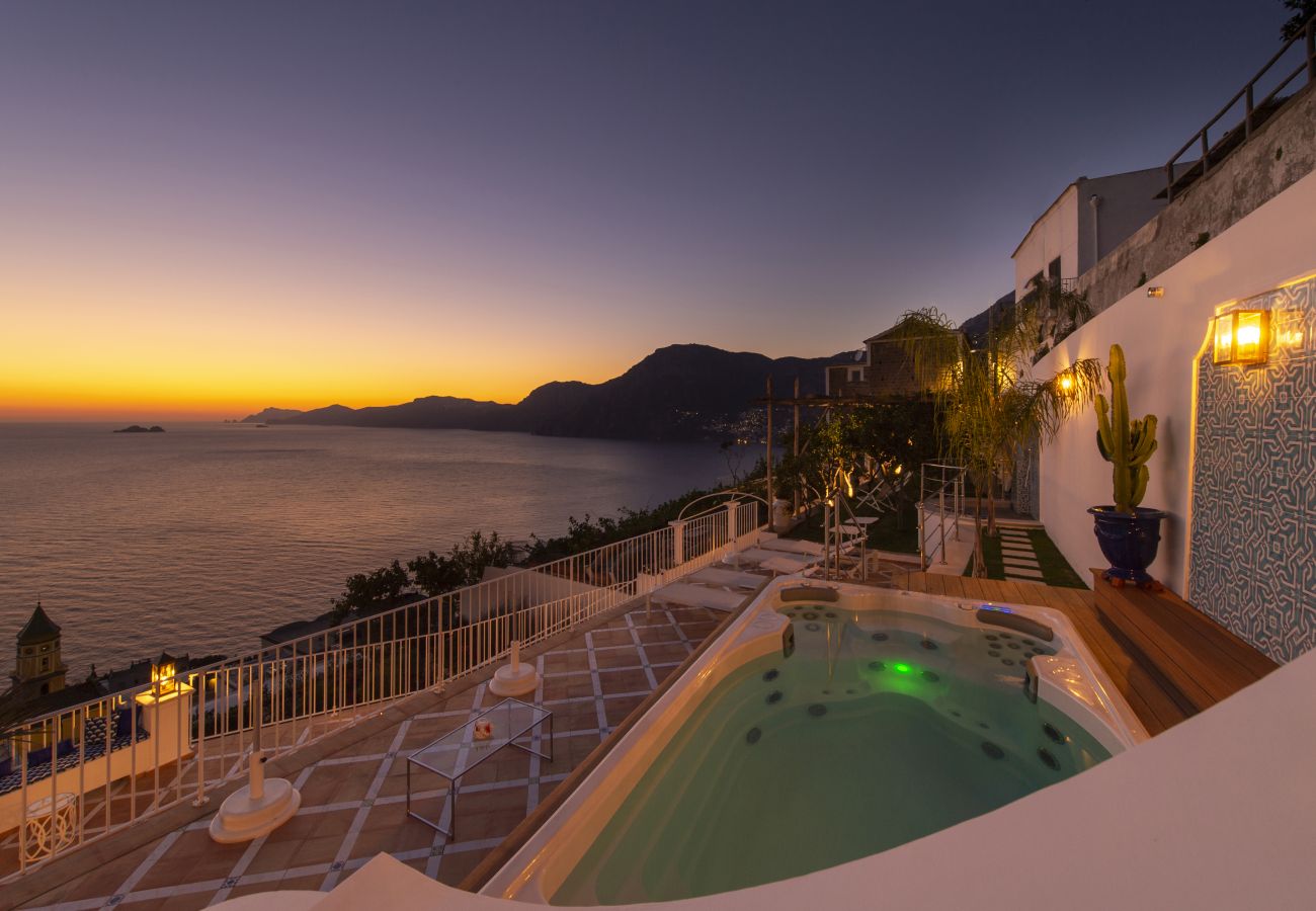 Villa in Praiano - Luxury Villa Malika - Breathtaking view of Capri and Positano