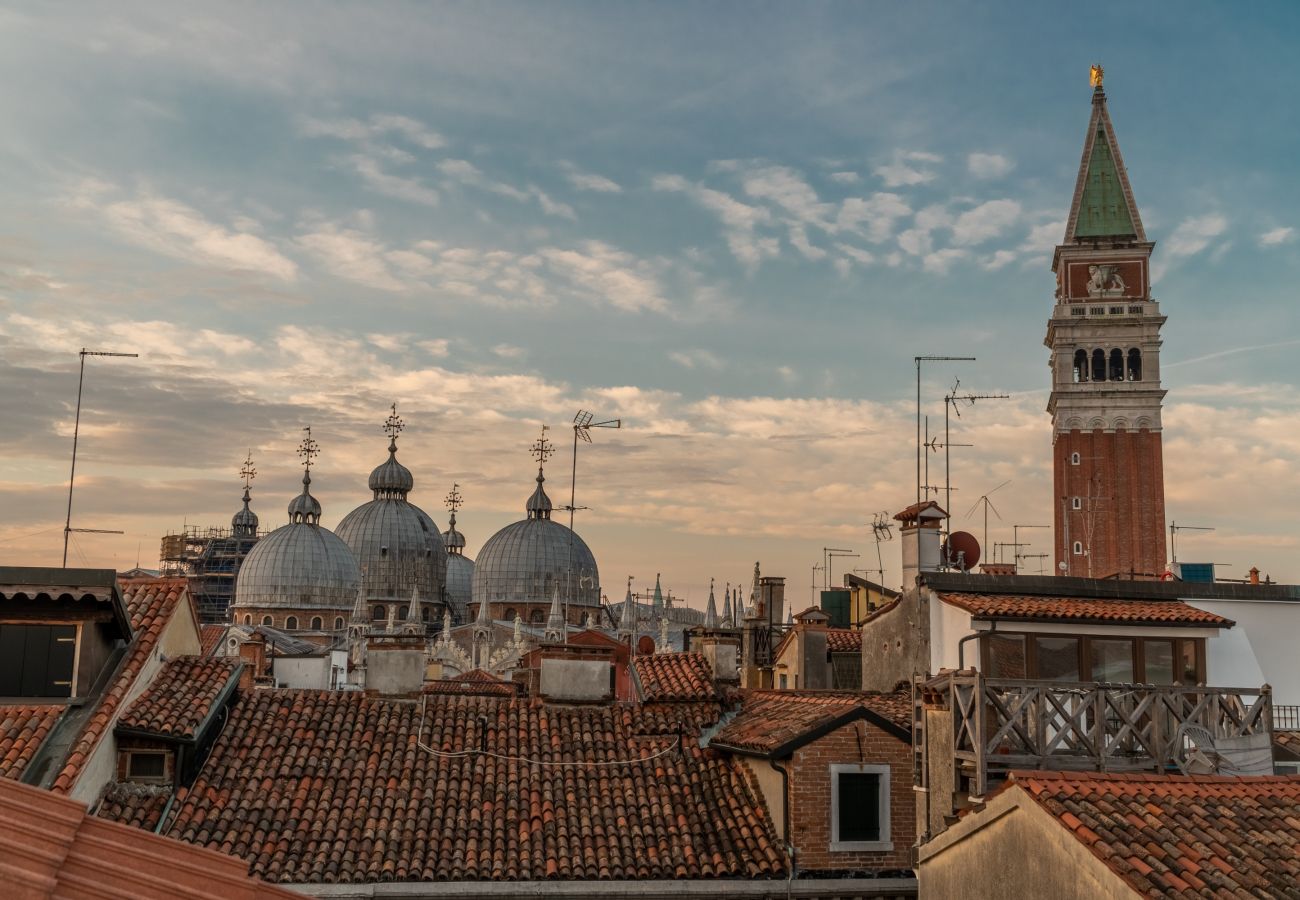 Apartment in Venice - San Marco Terrace View Apartment R&R