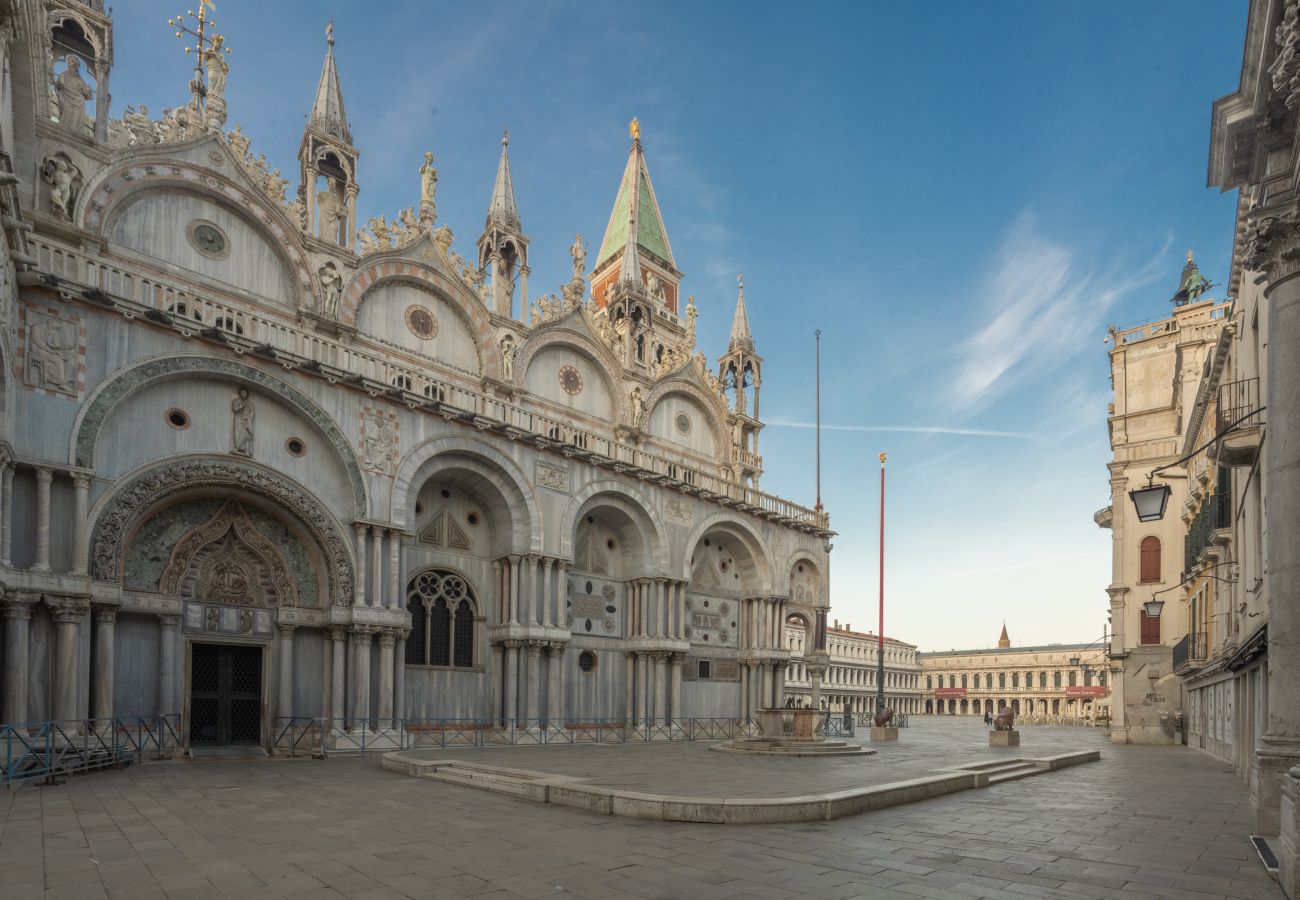 Apartment in Venice - San Marco Terrace View Apartment R&R