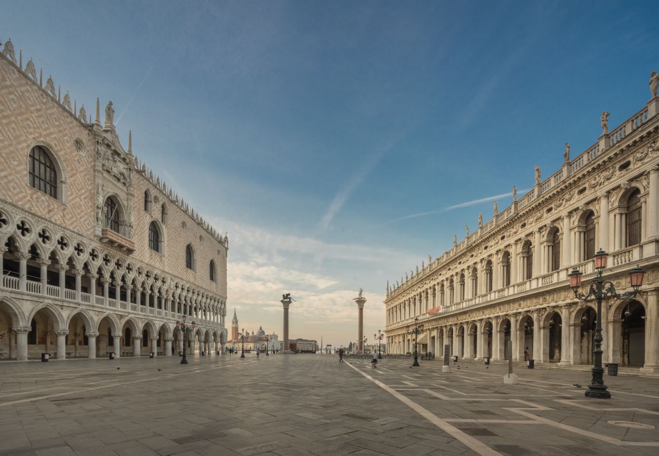 Apartment in Venice - San Marco Terrace View Apartment R&R