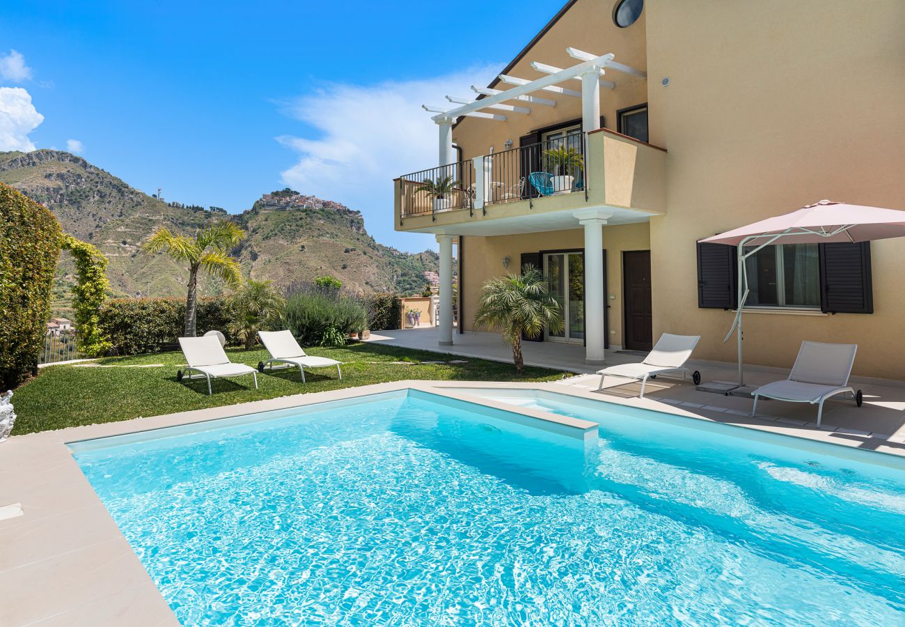 Villa in Castelmola - Pool villa in Castelmola, Taormina, Sicily