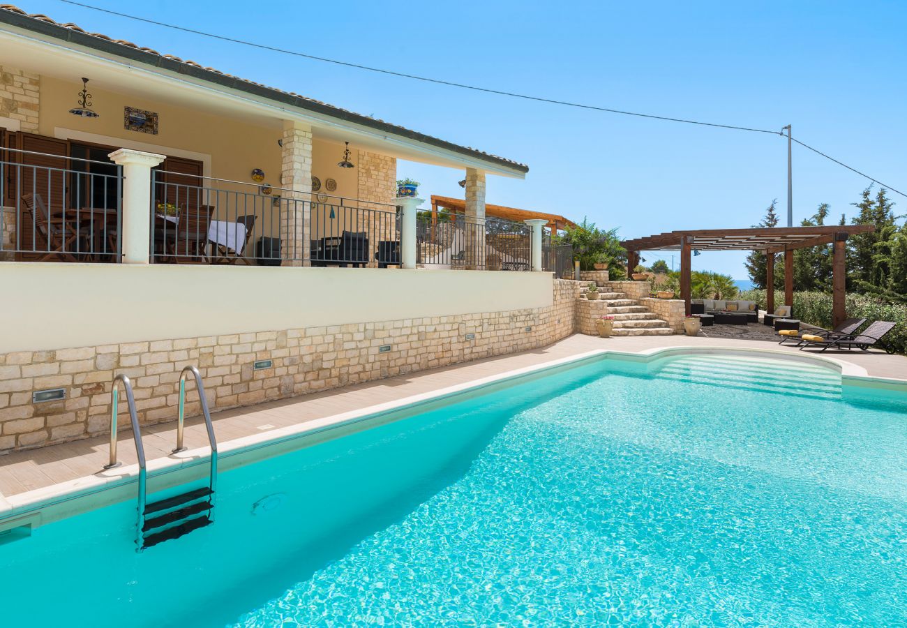 Villa in Montallegro - Pool villa close to a beautiful sandy beach, Bovo Marina, Sicily