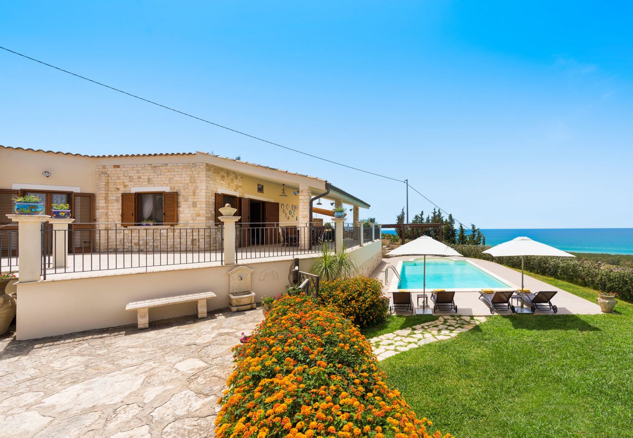 Villa in Montallegro - Pool villa close to a beautiful sandy beach, Bovo Marina, Sicily