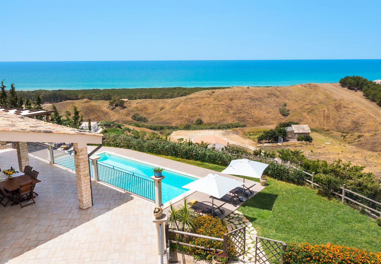 Villa in Montallegro - Pool villa close to a beautiful sandy beach, Bovo Marina, Sicily