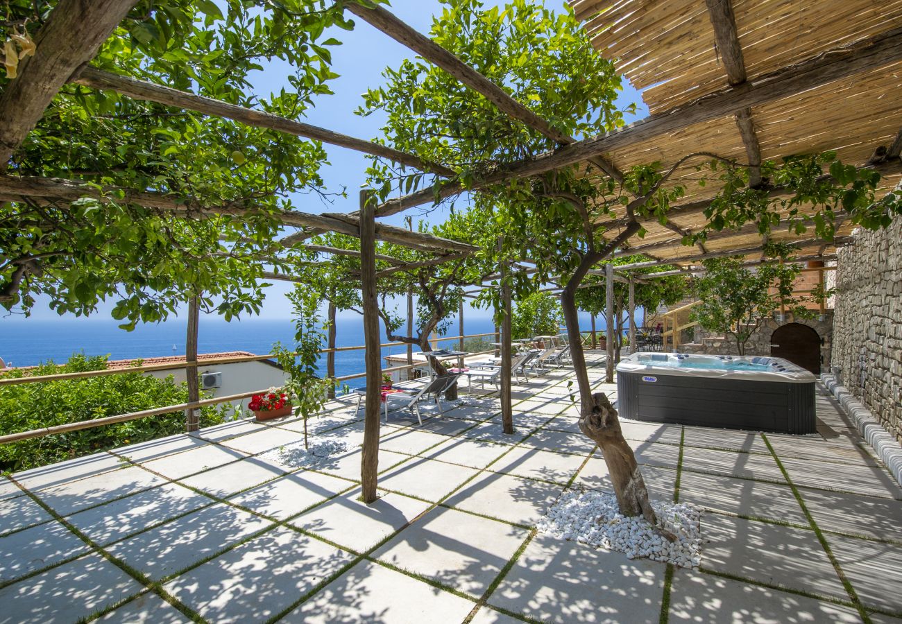 House in Praiano - Casa Il Riccio - House with garden and breathtaking view