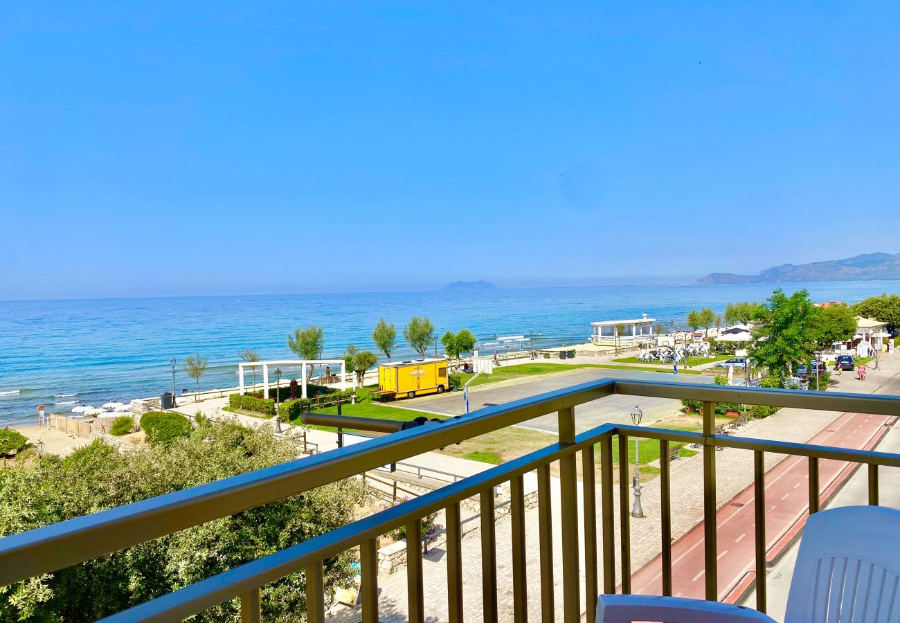 Apartment in Sperlonga - Seaside apartment with sea view