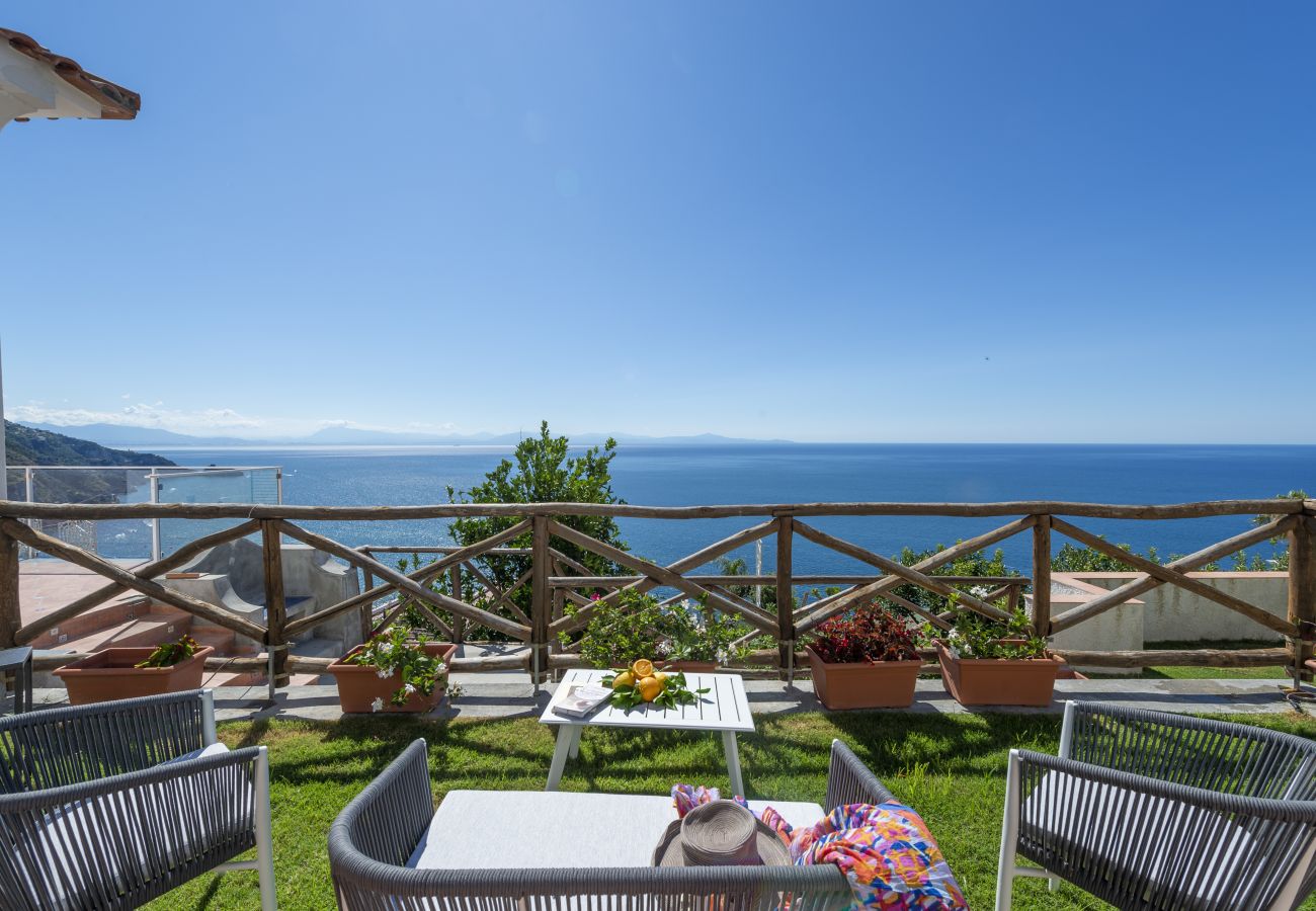 House in Praiano - Villa Euriclea - Mediterranean elegance in the heart of Praiano