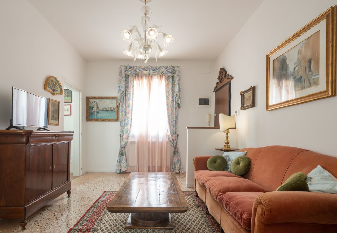 Apartment in Venice - Tiepolo Apartment in the Biennale District