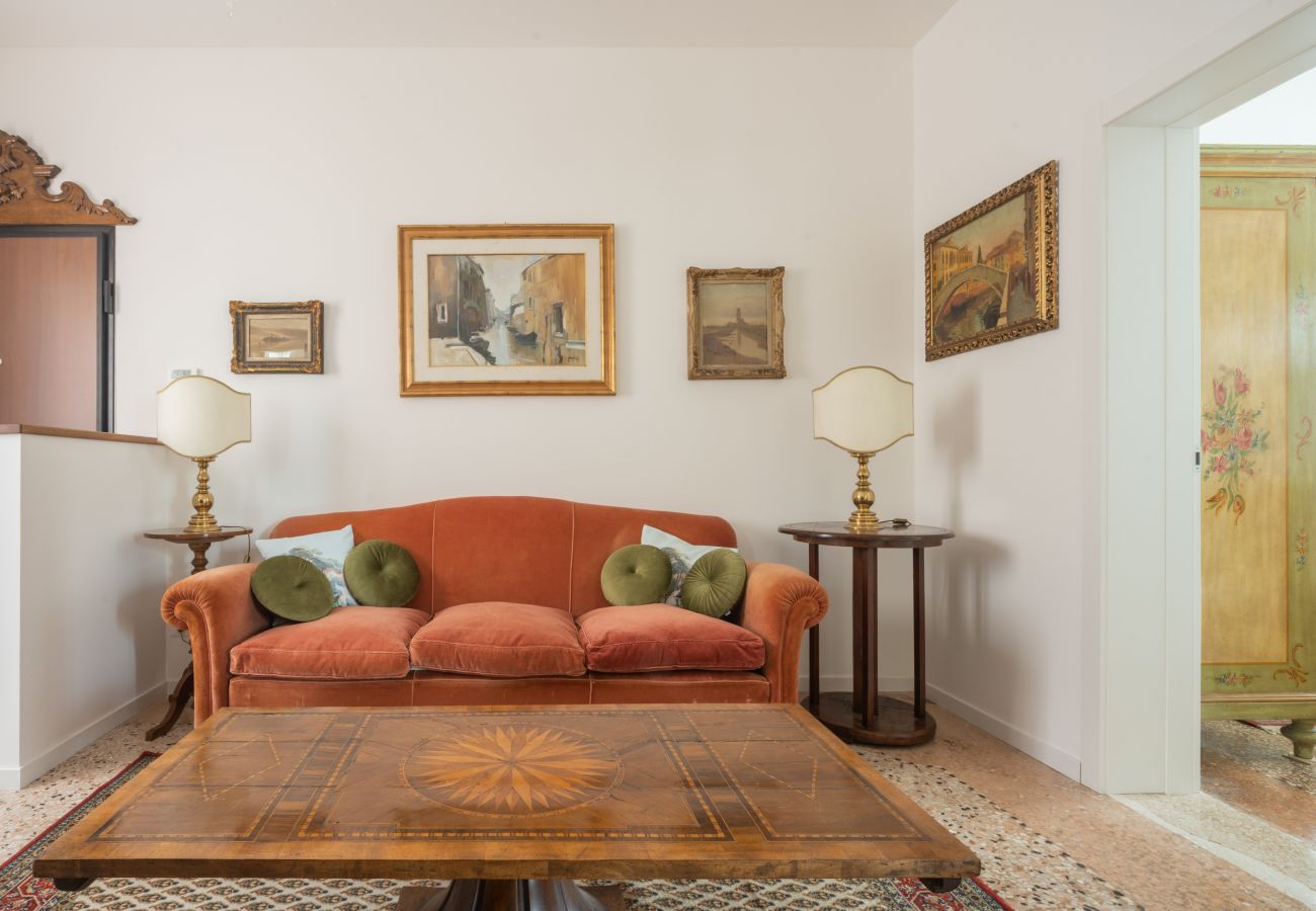 Apartment in Venice - Tiepolo Apartment in the Biennale District