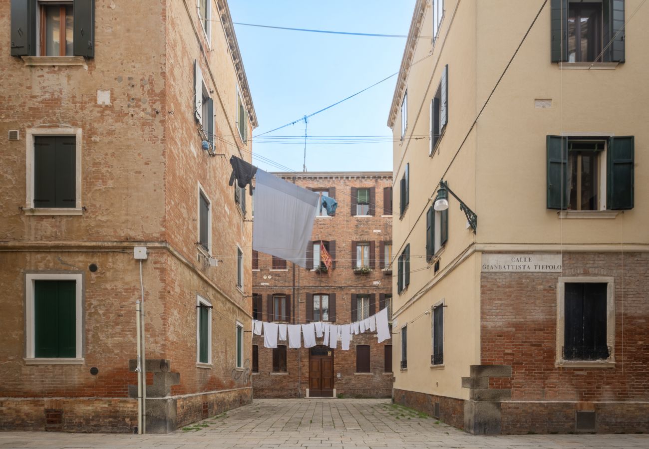 Apartment in Venice - Tiepolo Apartment in the Biennale District