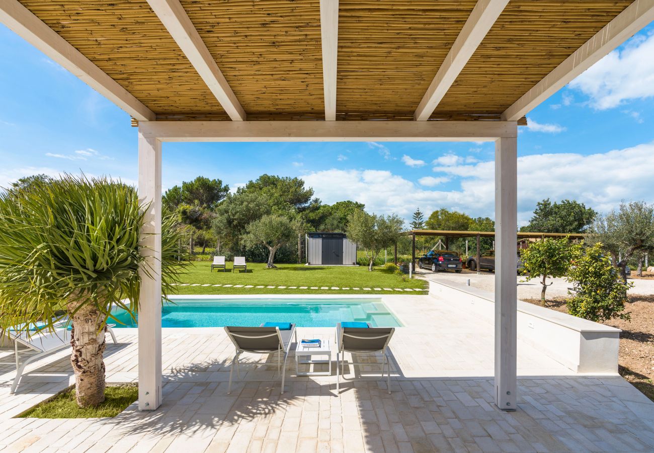 Villa in Ispica - Luxury villa with pool, beach front, Porto Ulisse