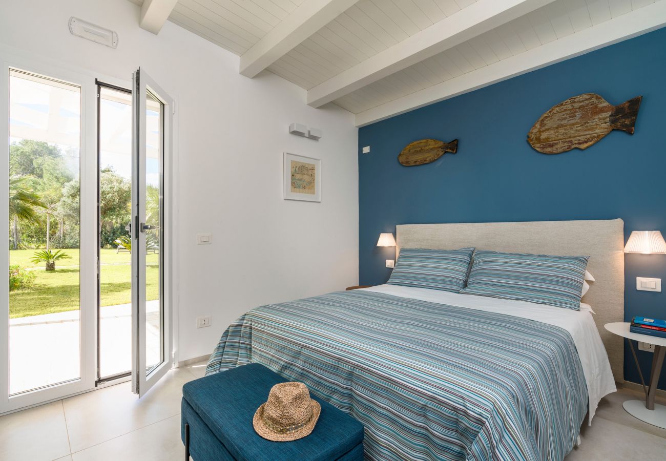 Villa in Ispica - Luxury villa with pool, beach front, Porto Ulisse