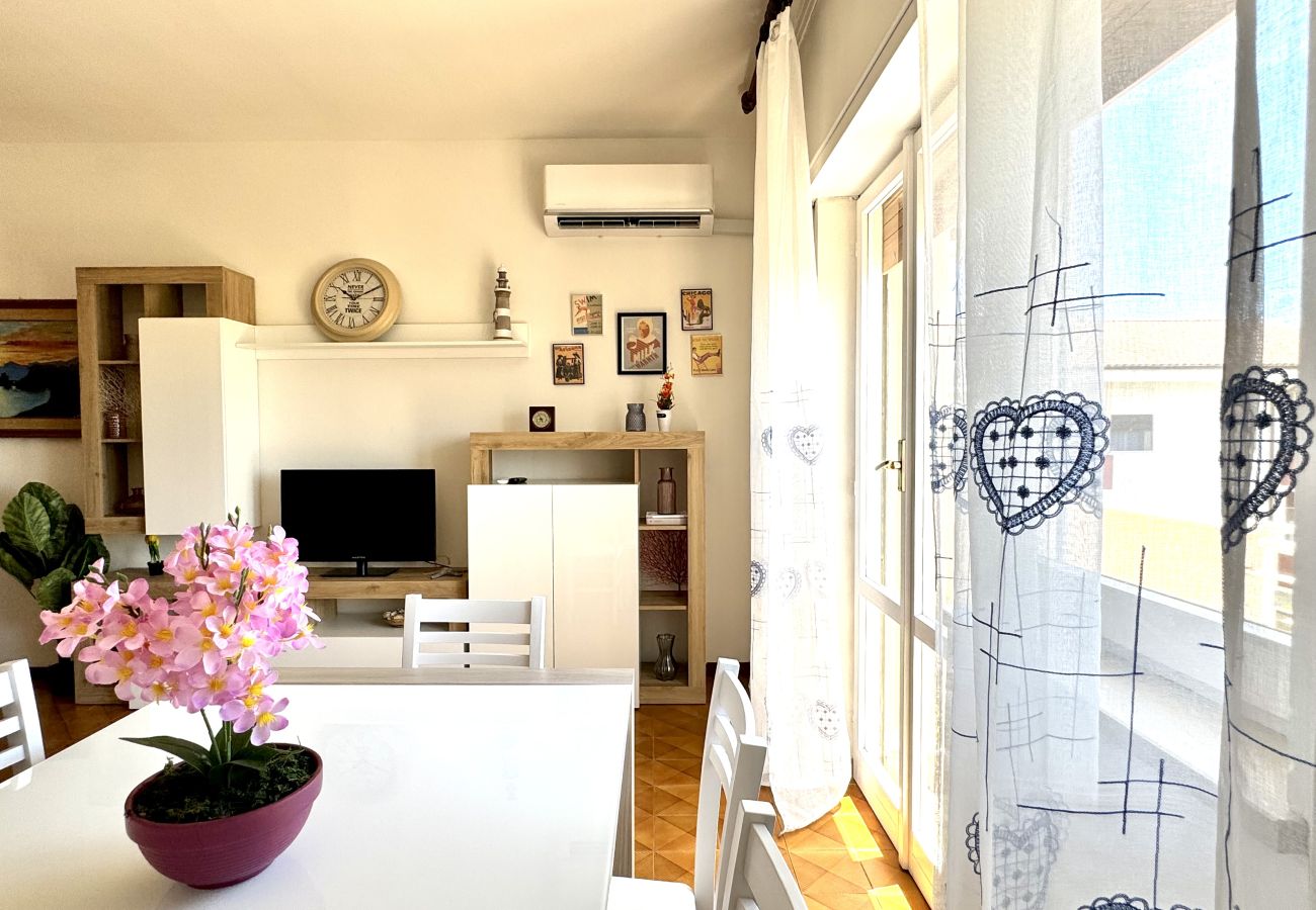 Apartment in Sperlonga - Bright apartment a stone's throw from the sea